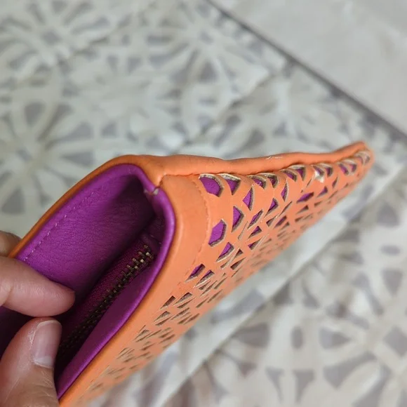 Shiraleah Color Block Clutch. - Picture 7 of 8